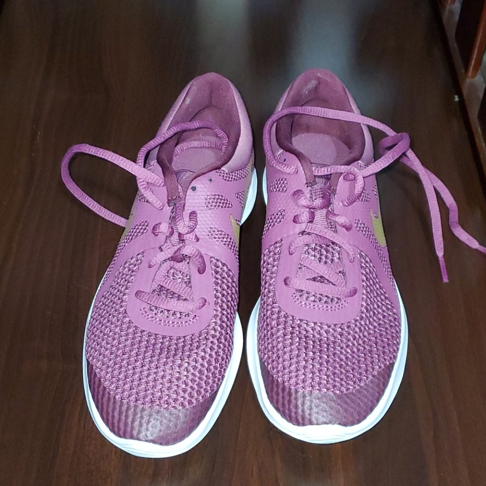 Kids purple Nikes